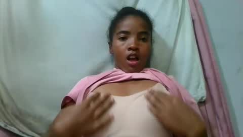 Snapshot of lydie856696 chatting on 06-08-26, 01:55 lydie856696 online show from 06-08-26, 01:55