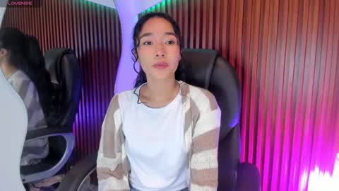 Lyhana Lee online show from 10-19-25, 12:39