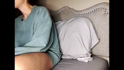 Olivia online show from 12-02-24, 03:26