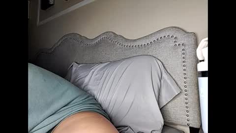 Olivia online show from 12-04-24, 03:04