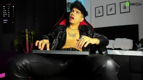 Snapshot of lylebennett_ chatting on 06-28-26, 11:16 Lyle Bennett Freelance Model online show from 06-28-26, 11:16