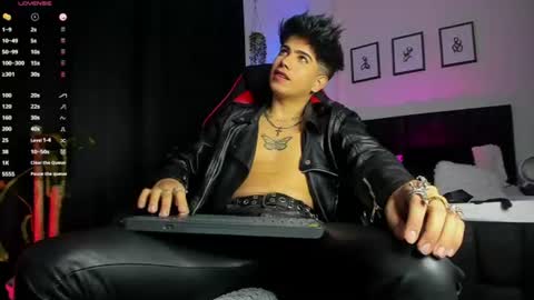 Snapshot of lylebennett_ chatting on 07-12-26, 02:41 Lyle Bennett Freelance Model online show from 07-12-26, 02:41