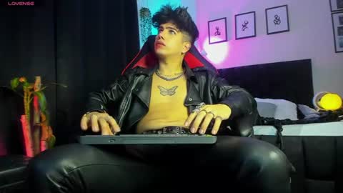 Snapshot of lylebennett_ chatting on 07-21-26, 11:23 Lyle Bennett Freelance Model online show from 07-21-26, 11:23
