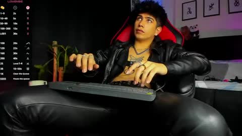 Snapshot of lylebennett_ chatting on 07-28-26, 07:39 Lyle Bennett Freelance Model online show from 07-28-26, 07:39
