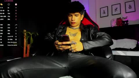 Snapshot of lylebennett_ chatting on 08-01-26, 12:15 Lyle Bennett Freelance Model online show from 08-01-26, 12:15