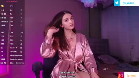 Snapshot of lylita_moon chatting on 06-18-26, 03:51 Littl online show from 06-18-26, 03:51