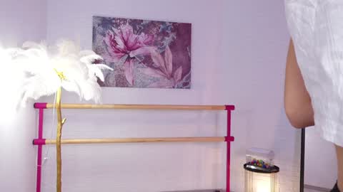 Lyly   online show from 01-06-25, 05:41