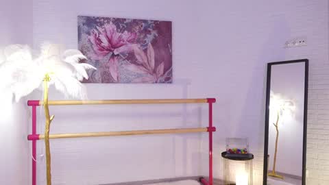 Lyly   online show from 01-31-25, 05:40