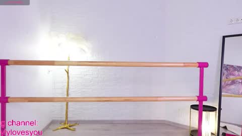 Lyly   online show from 09-13-25, 07:52