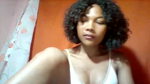 Snapshot of lyndah19 chatting on 11-27-25, 11:29 lyndah19 online show from 11-27-25, 11:29