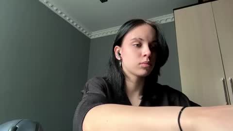 Eva online show from 06-17-26, 09:12