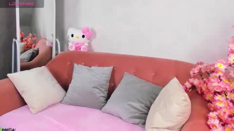 Lynn online show from 10-06-25, 01:03