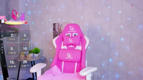 Lynn online show from 10-23-25, 01:05