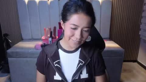 Snapshot of lynn_turner_ chatting on 07-23-26, 01:09 lynn_turner_ online show from 07-23-26, 01:09