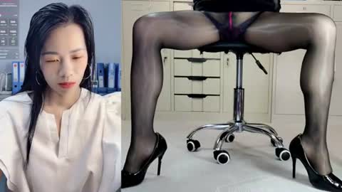 Snapshot of lynnalltop_165_keke chatting on 06-22-26, 03:25 lynnalltop_165_keke online show from 06-22-26, 03:25