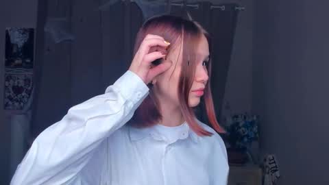 Cozy Lynns room online show from 11-14-25, 08:46