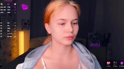 Cozy Lynns room online show from 02-15-26, 01:20