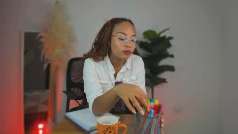 Snapshot of lynncute chatting on 06-06-26, 04:17 Law online show from 06-06-26, 04:17