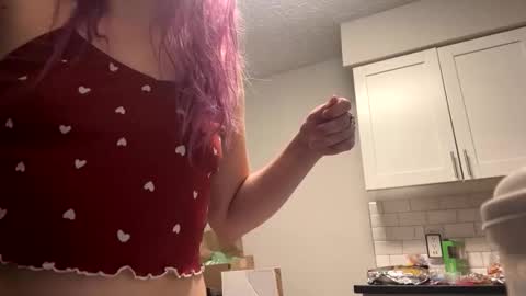 Lynn  online show from 12-18-25, 02:12