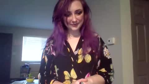 Lynn  online show from 02-15-26, 09:44