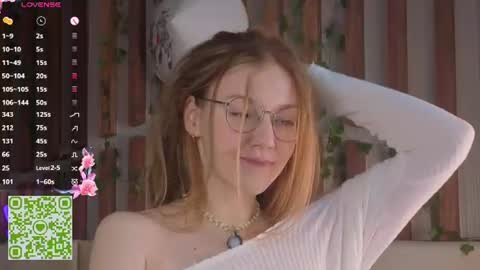 Snapshot of lyra_thenymph chatting on 07-10-26, 12:26 Lyra online show from 07-10-26, 12:26