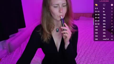 Snapshot of lyrafantasy chatting on 06-14-26, 08:00 Lura online show from 06-14-26, 08:00
