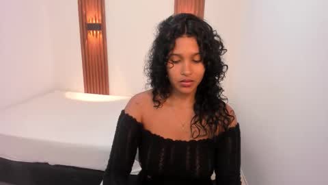 lyrafrost5 online show from 01-08-26, 08:44