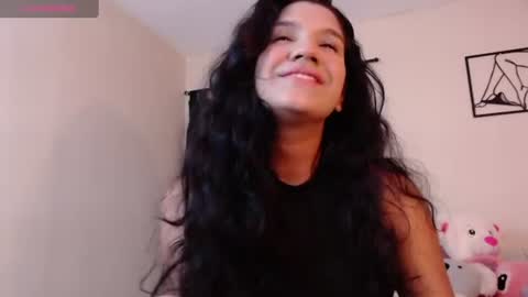 Snapshot of lyriadiamond_ chatting on 06-12-26, 12:31 Lyria Diamond online show from 06-12-26, 12:31
