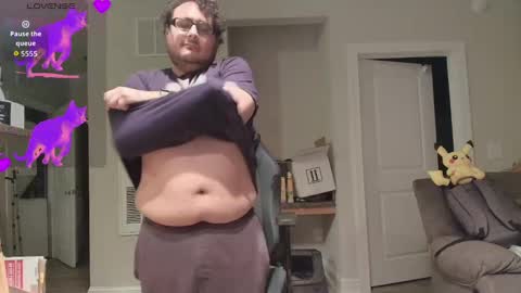 Snapshot of lyxx_2 chatting on 10-13-25, 11:49 lyxx_2 online show from 10-13-25, 11:49