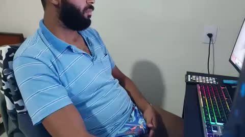 Snapshot of m0ren01995 chatting on 06-08-26, 12:03 m0ren01995 online show from 06-08-26, 12:03