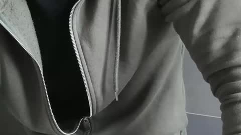 m4dh4tter24 online show from 04-29-26, 08:07