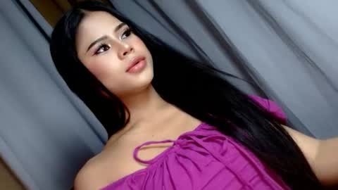 Snapshot of m4dis0nxxxx chatting on 12-20-25, 12:01 maddison online show from 12-20-25, 12:01