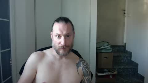 Snapshot of m4rduk81 chatting on 12-29-24, 10:45 m4rduk online show from 12-29-24, 10:45