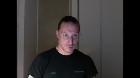 Snapshot of m4rduk81 chatting on 10-13-25, 01:27 m4rduk online show from 10-13-25, 01:27