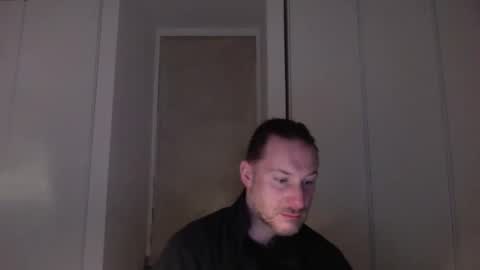 Snapshot of m4rduk81 chatting on 11-17-25, 04:40 m4rduk online show from 11-17-25, 04:40