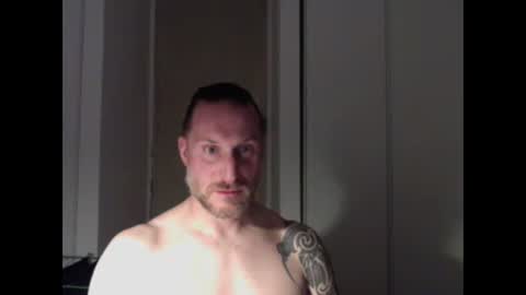 Snapshot of m4rduk81 chatting on 12-15-25, 06:12 m4rduk online show from 12-15-25, 06:12