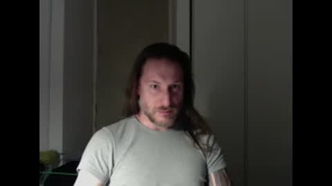 Snapshot of m4rduk81 chatting on 12-17-25, 04:51 m4rduk online show from 12-17-25, 04:51