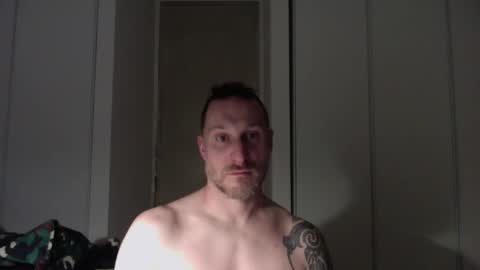 Snapshot of m4rduk81 chatting on 02-11-26, 05:40 m4rduk online show from 02-11-26, 05:40