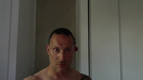 Snapshot of m4rduk81 chatting on 06-17-26, 04:30 m4rduk online show from 06-17-26, 04:30