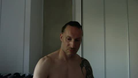 Snapshot of m4rduk81 chatting on 06-18-26, 05:17 m4rduk online show from 06-18-26, 05:17
