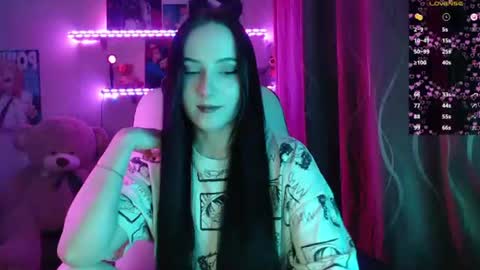 Snapshot of m_e_l_i_s_s_a_ chatting on 07-02-26, 12:43 Melissa online show from 07-02-26, 12:43