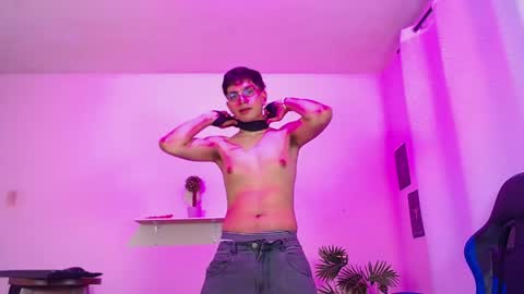 Max online show from 04-15-26, 03:52