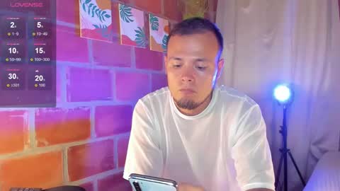 Snapshot of maax_taylor01 chatting on 12-11-24, 07:46 online show from 12-11-24, 07:46