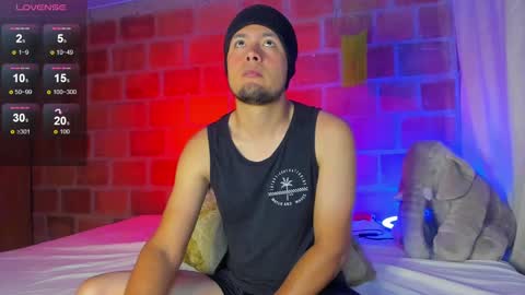 Snapshot of maax_taylor01 chatting on 02-09-25, 12:52 online show from 02-09-25, 12:52