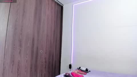 Sara online show from 04-10-26, 02:22