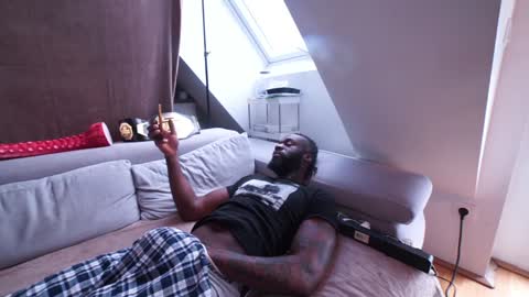 Mac Troy online show from 01-11-25, 11:34