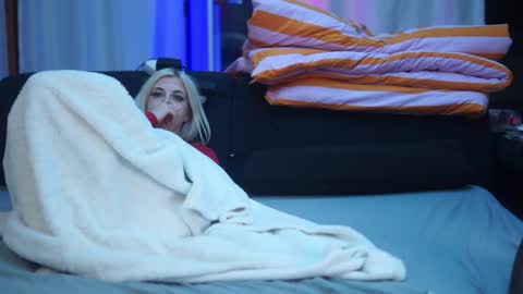 Mac Troy online show from 10-12-25, 07:35