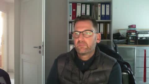 Snapshot of macfly67 chatting on 12-16-24, 01:22 macfly67 online show from 12-16-24, 01:22