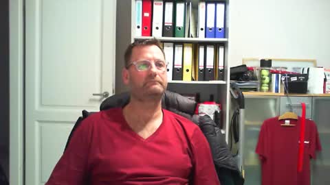 Snapshot of macfly67 chatting on 02-13-25, 08:34 macfly67 online show from 02-13-25, 08:34