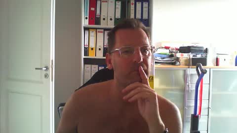 Snapshot of macfly67 chatting on 09-13-25, 07:41 macfly67 online show from 09-13-25, 07:41